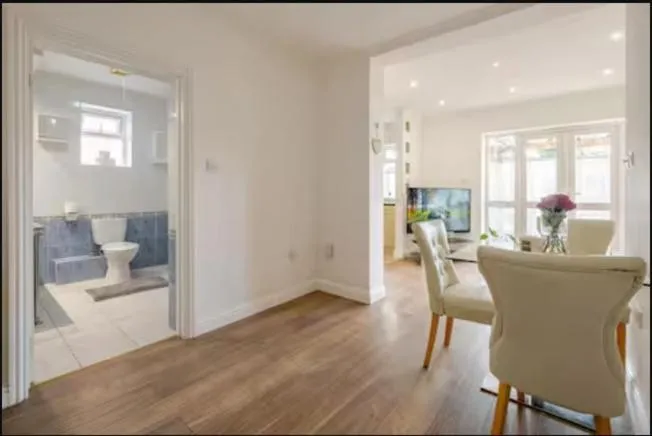Image 5 of Spacious 2BDR Apartment, WIFI+ Great TV