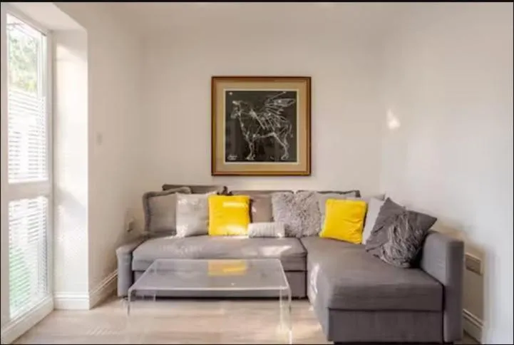 Image 4 of Spacious 2BDR Apartment, WIFI+ Great TV
