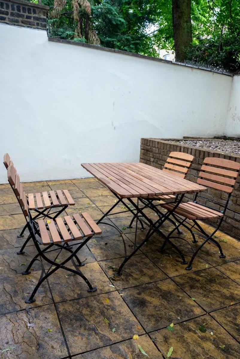 Image 5 of Spacious 2-BDR Flat! 1 minute to tube station