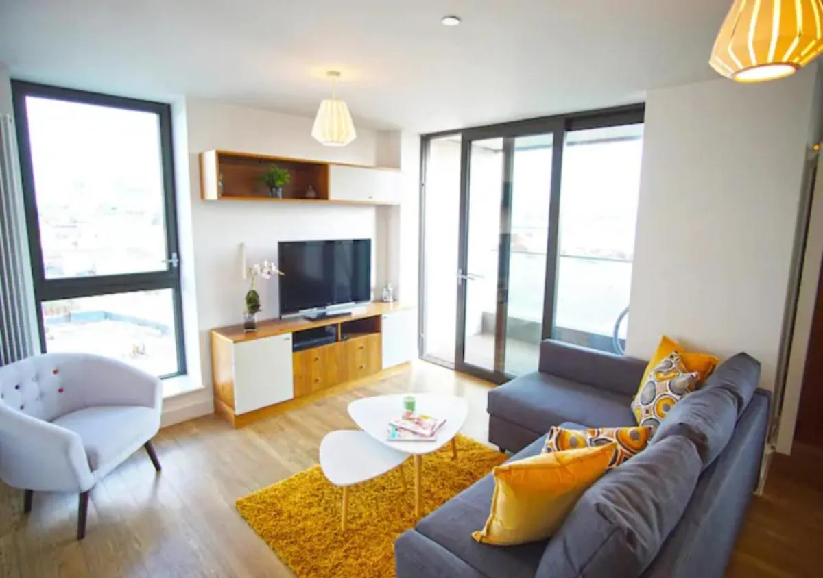Image 3 of Spacious 2BR 2BA Apartment with Balcony & Free Parking – Near ExCeL & City Airport