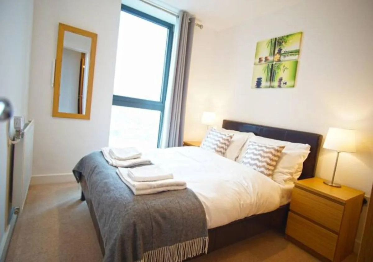 Image 5 of Spacious 2BR 2BA Apartment with Balcony & Free Parking – Near ExCeL & City Airport