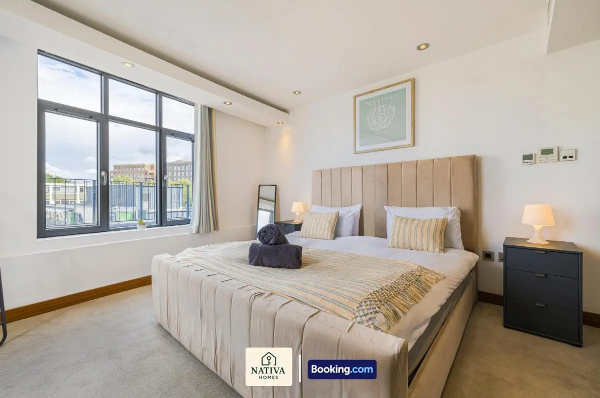 Image 2 of Spacious 2BR, 2BA Apt By Nativa Homes Short Lets & Serviced Accommodation Harrow With Fast WiFi, Kitchen