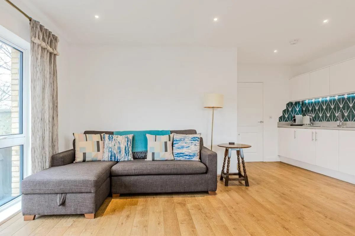 Image 3 of Spacious 2BR Apt with Balcony in Camberwell