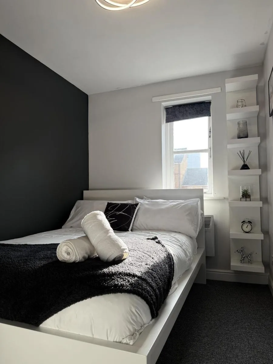 Image 5 of Spacious 2BR Greenwich Apartment , Free Parking, 2 mins to DLR & Shopping