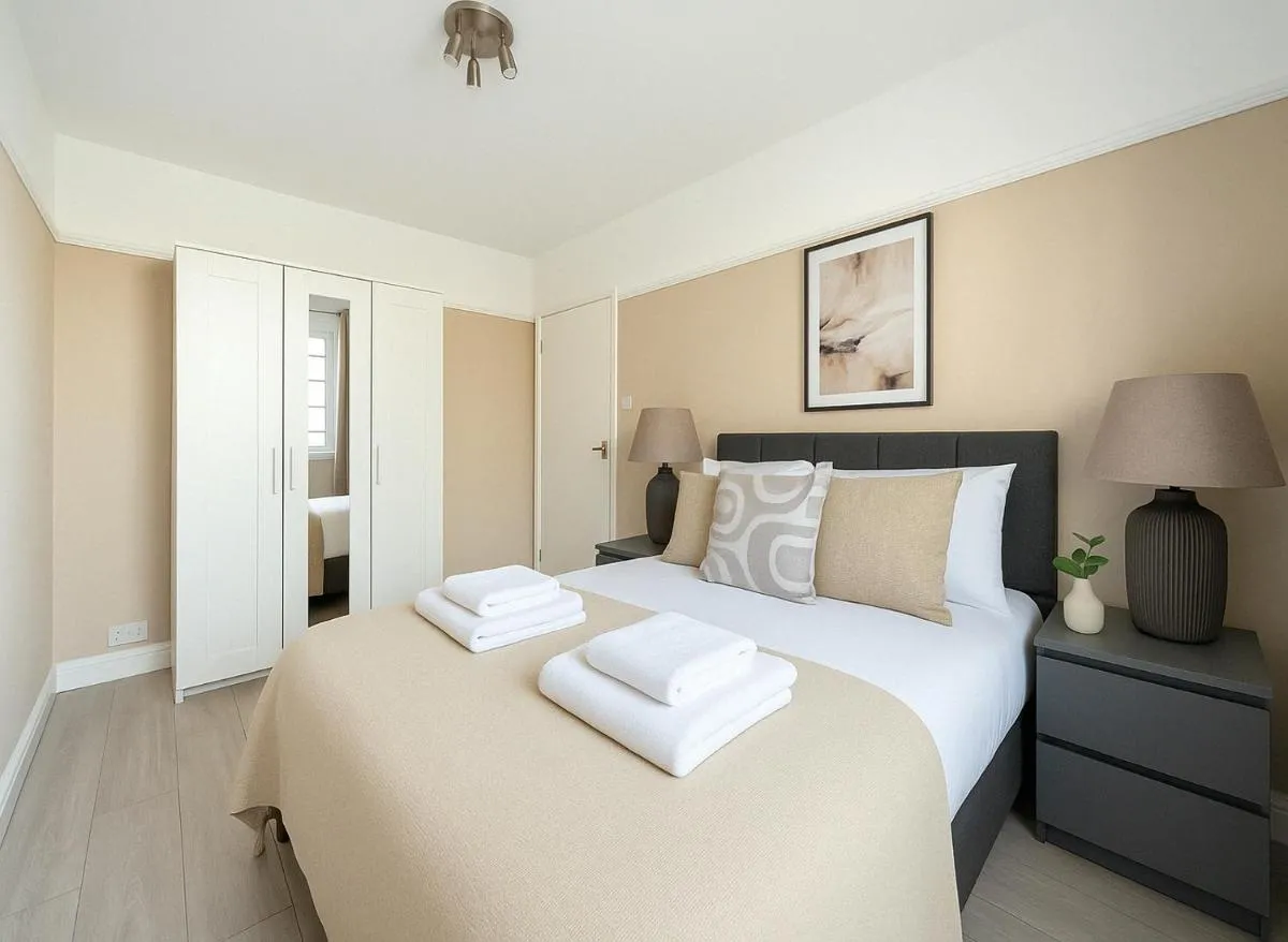 Image 3 of Spacious 2-Bedroom Apartment in Crystal Palace