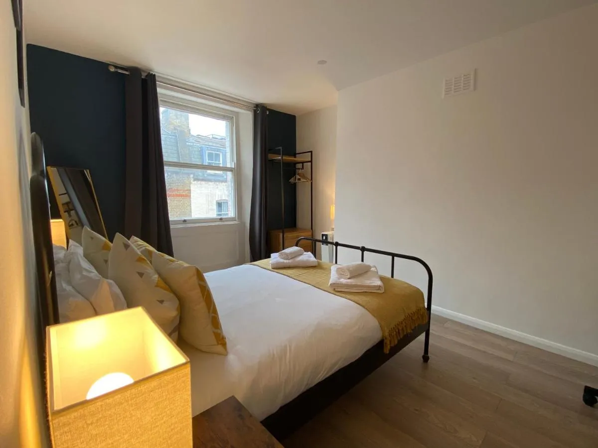 Image 3 of Spacious 2 Bed Flat on Iconic Old Compton Street Soho