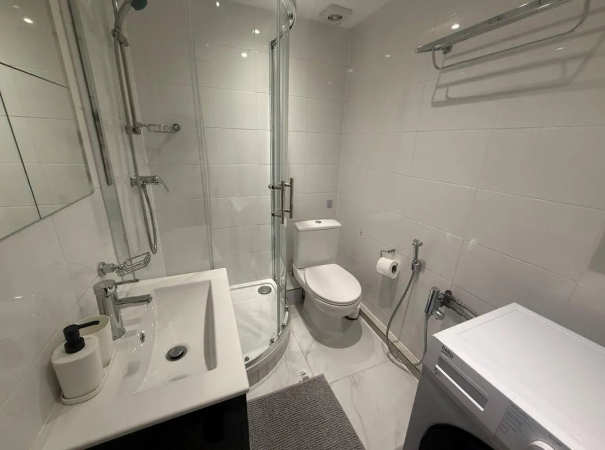 Image 5 of Spacious 2 Bedroom Flat In Heart of London!