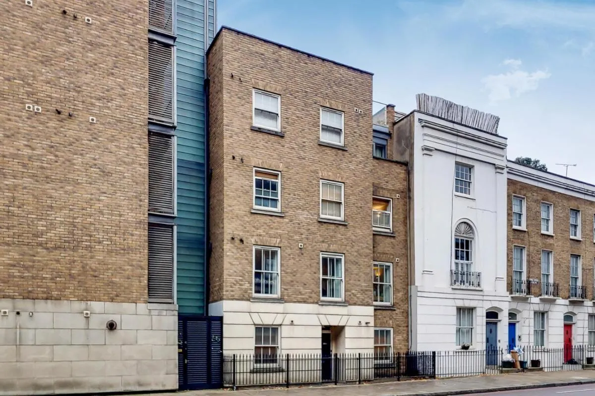 Image 5 of Spacious 2 bed 2 bath Kings Cross Apartment