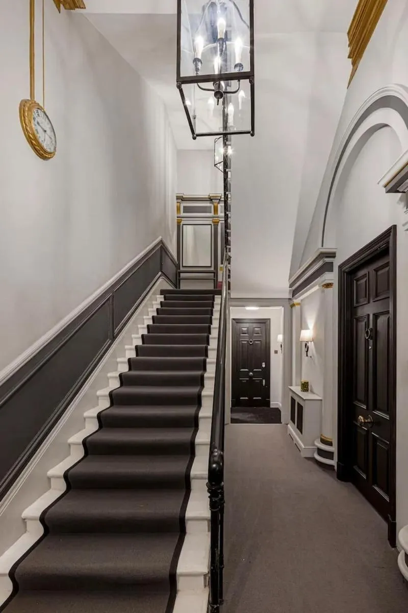 Image 4 of Spacious 2 bedroom apartment in Cadogan Square