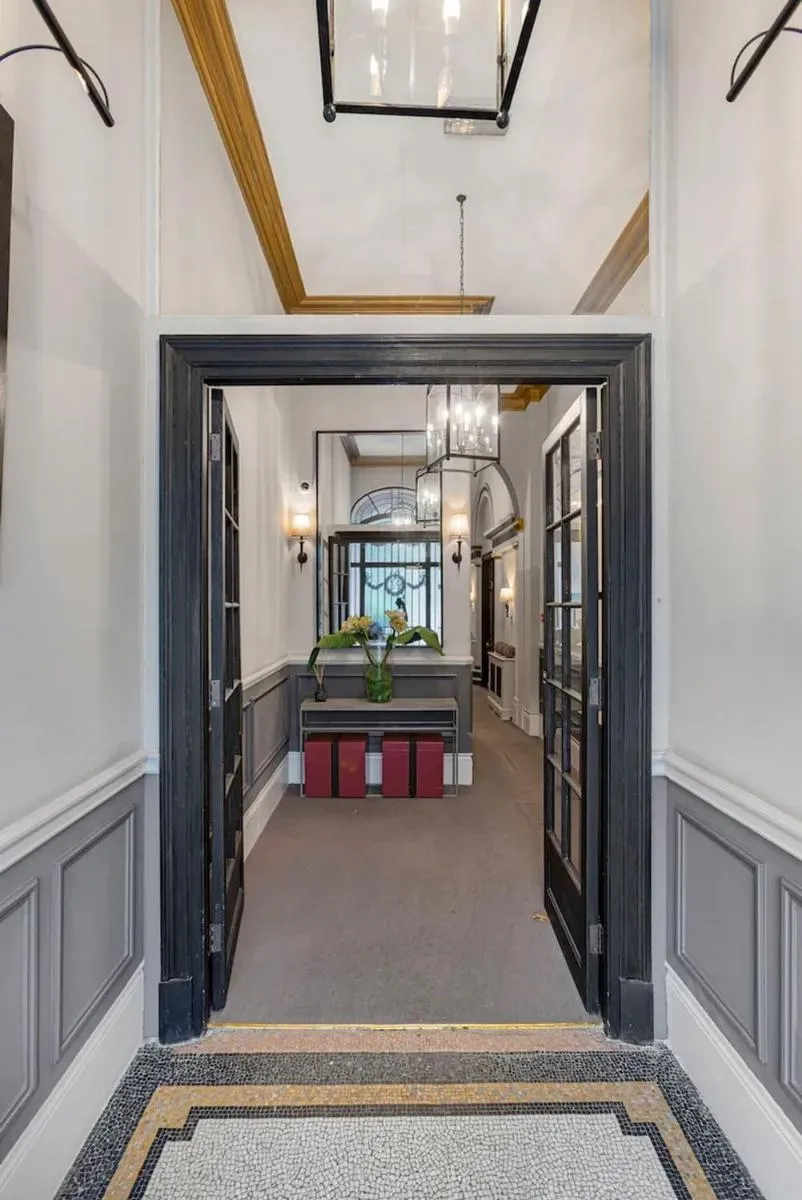 Image 5 of Spacious 2 bedroom apartment in Cadogan Square