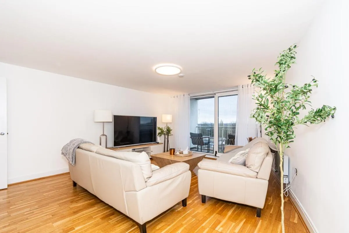 Image 5 of Spacious 3BR Apartment with River View & Terrace, Families Only