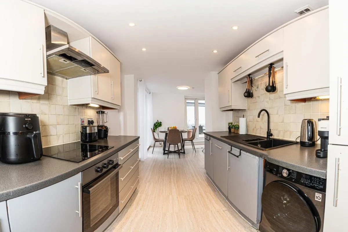 Image 4 of Spacious 3BR Apartment with River View & Terrace, Families Only