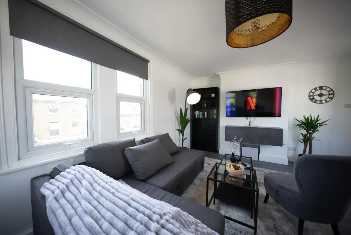 Image 5 of Spacious 3BR Home – sleeps 9 – Netflix – Near O2 & Greenwich Park