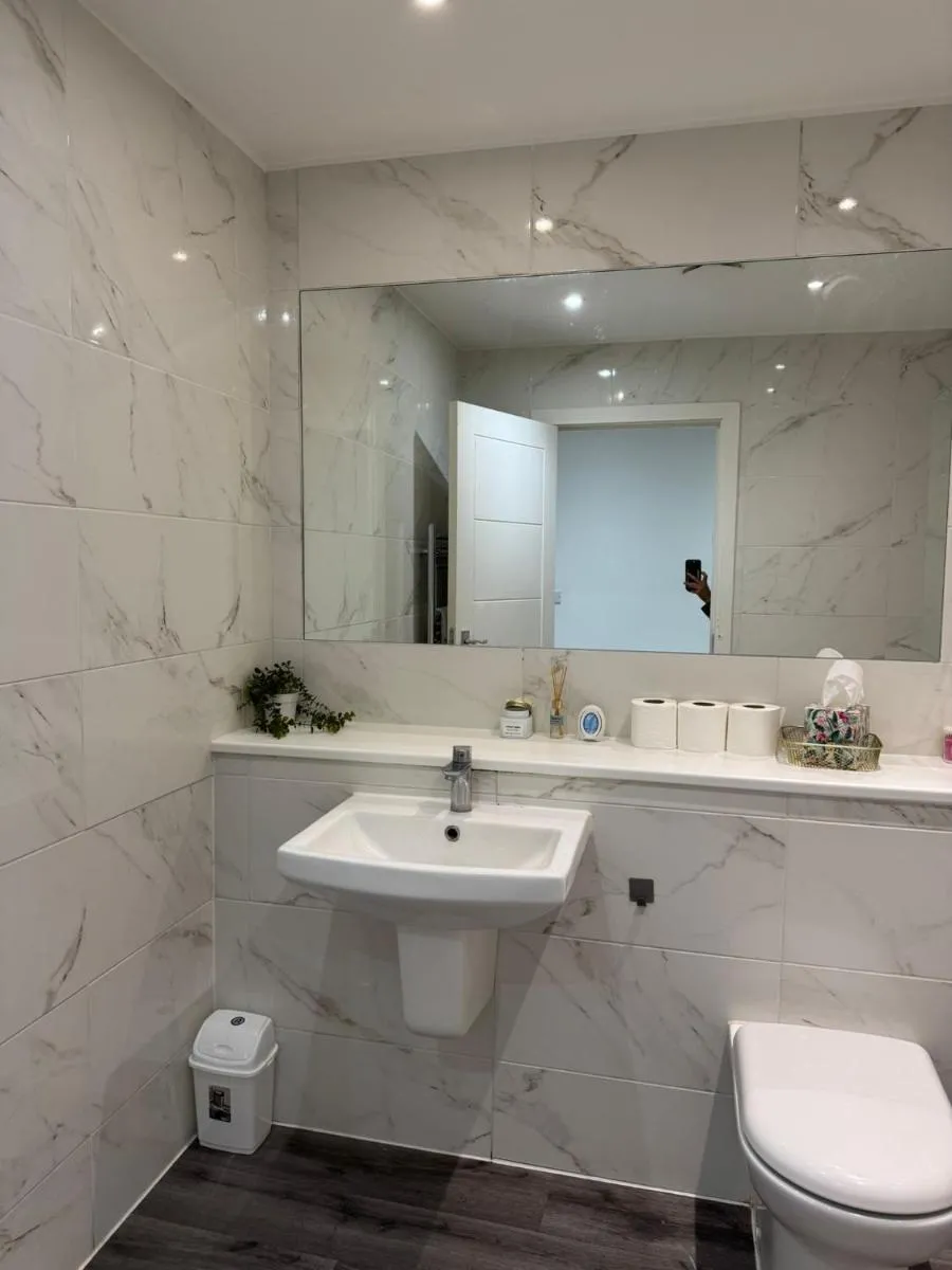 Image 3 of Spacious 3BR Stay Near Heathrow and Central London