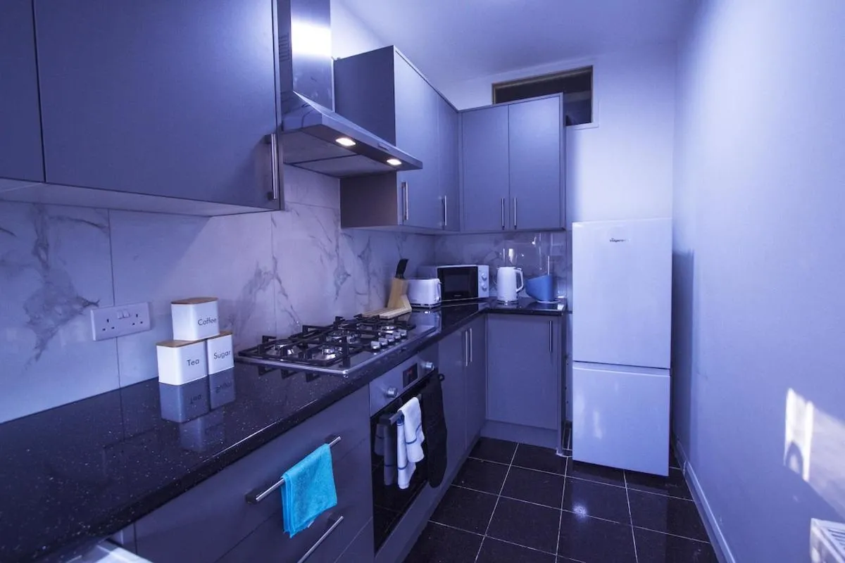 Image 4 of Spacious 3-Bed Detached Home in London-Greenford
