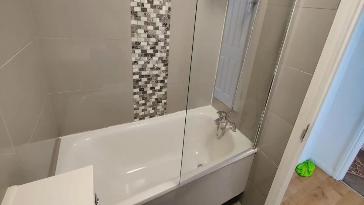 Image 3 of Spacious 3 Bed Flat near Liverpool street, Spitalfields
