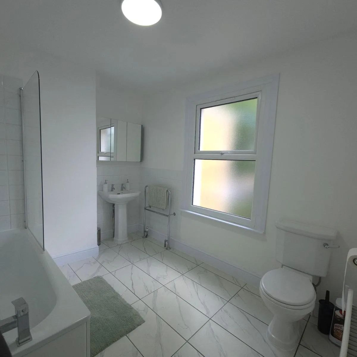 Image 3 of Spacious 3 Double Bedroom Property, Sleeps 8, in South East London