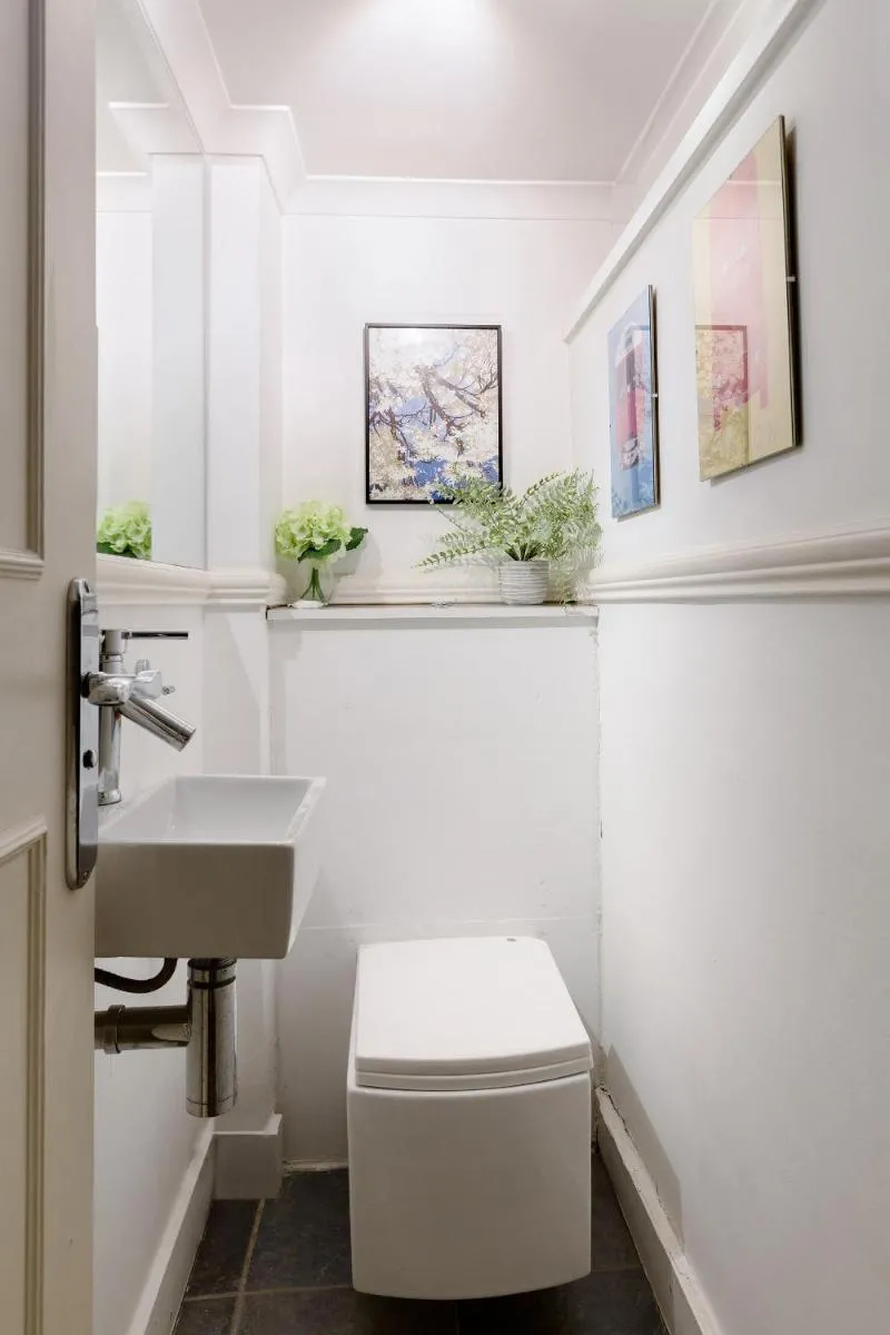 Image 4 of Spacious 3 bedroom apt in Covent Garden