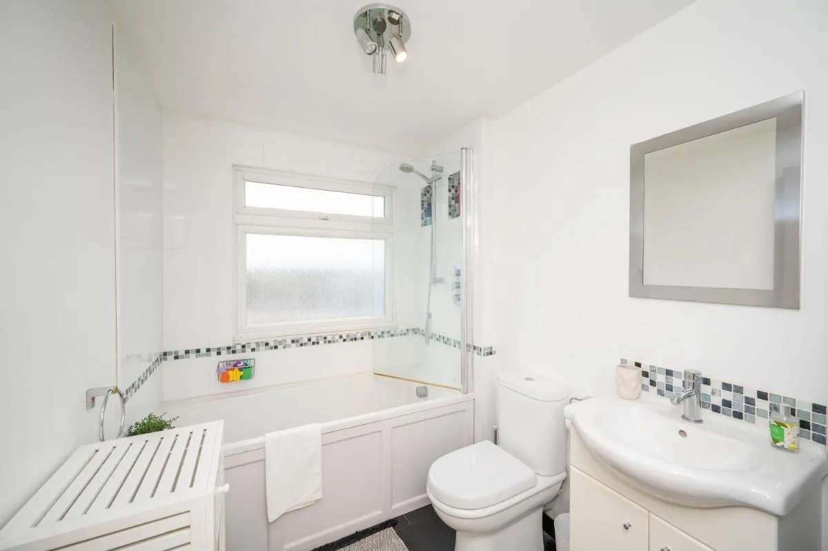 Image 3 of Spacious 3bedroom house near Crystal Palace London – Pass the Keys