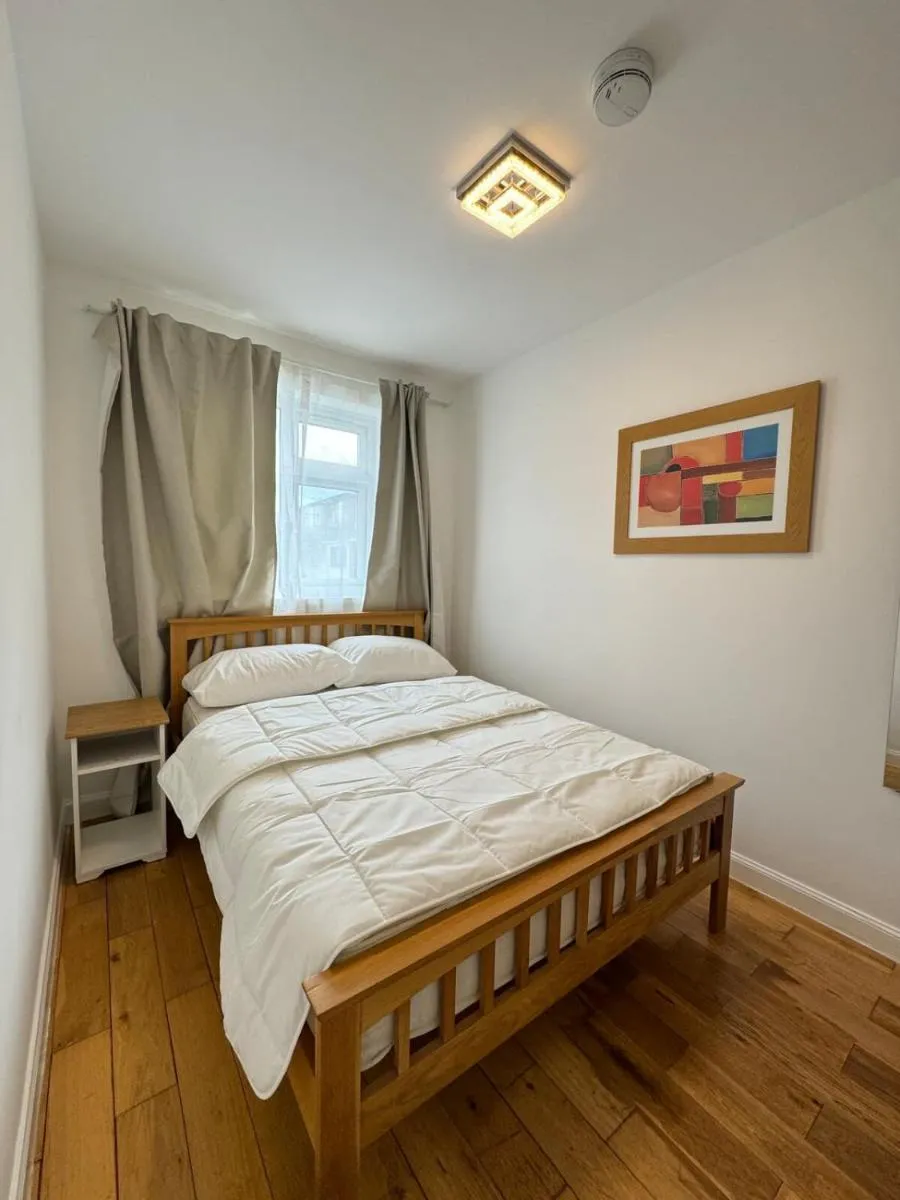 Image 4 of Spacious 4BD Home near ExCel London!