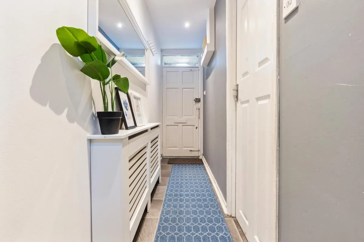 Image 5 of Spacious 4BR Home In Brixton with Garden