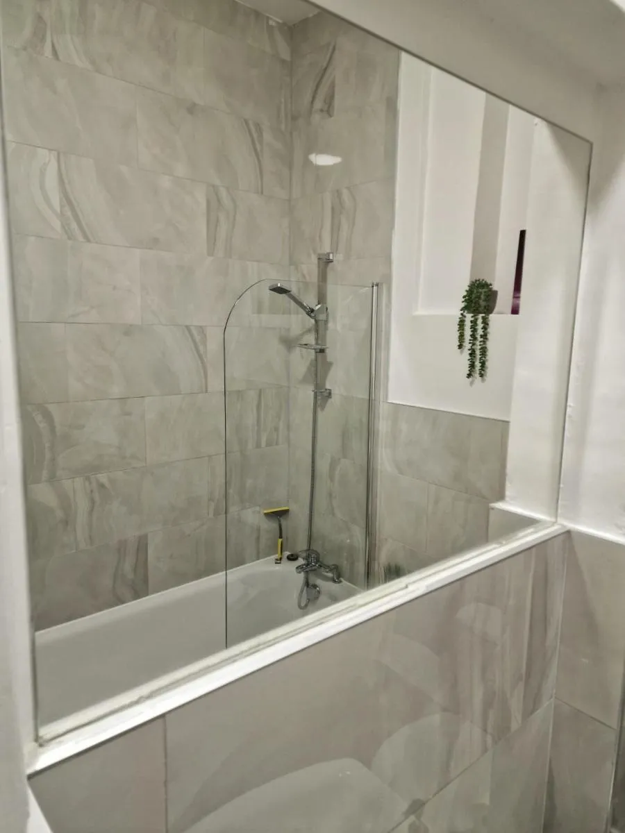 Image 5 of Spacious 4 Bedrooms apartment for 10 near Marble Arch