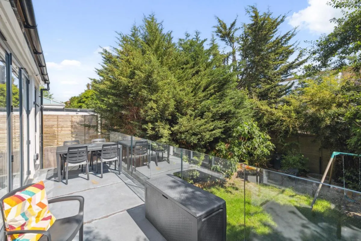 Image 3 of Spacious 6 Bedroom Luxury Home Sleeps 14 Royal Manor 57