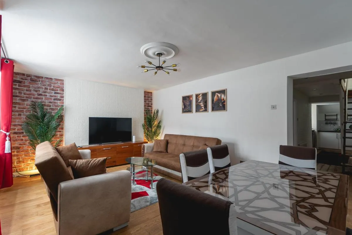 Image 5 of Spacious APT with Garden in Central London