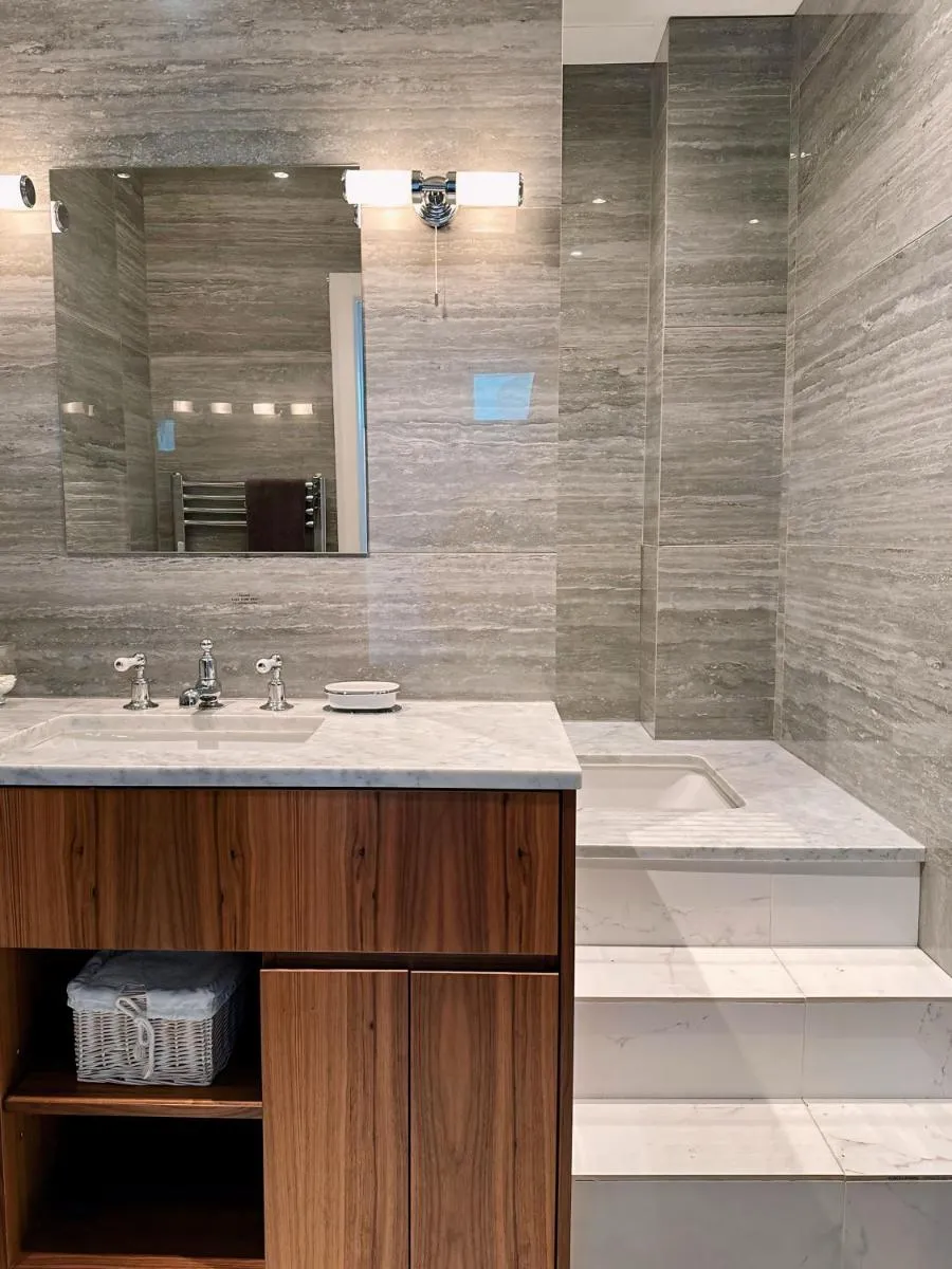 Image 4 of Spacious Belsize Park apartment close to station