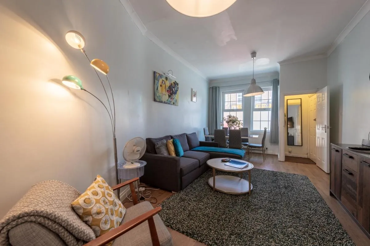 Image 5 of Spacious Comfy 2BR flat