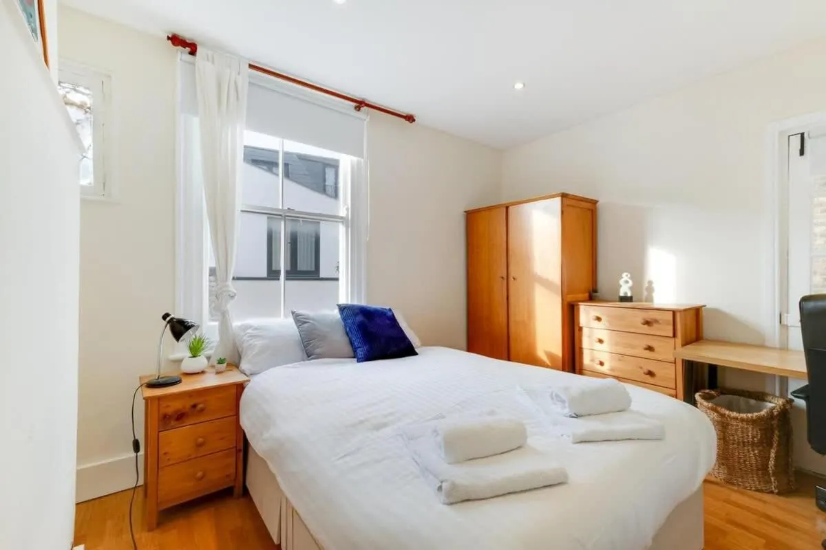 Image 3 of Spacious Cosy Central London Home – Fulham Prime Location