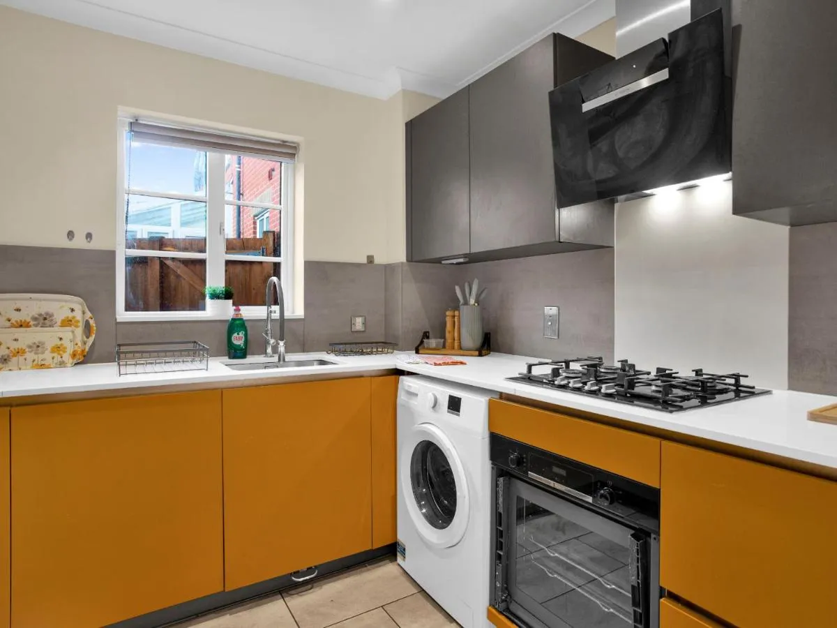 Image 3 of Spacious Family 3BR Near Stanmore Station- The Muse