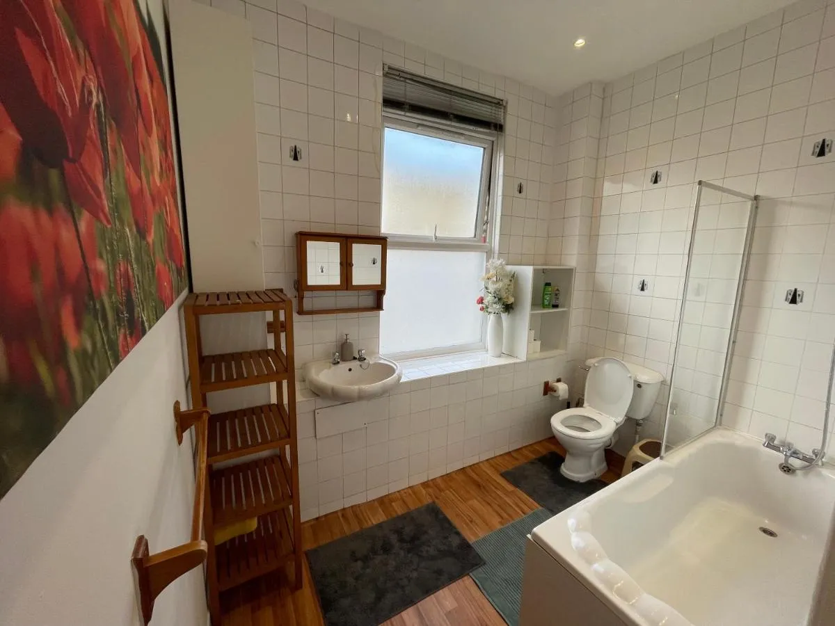 Image 3 of Spacious Family Flat
