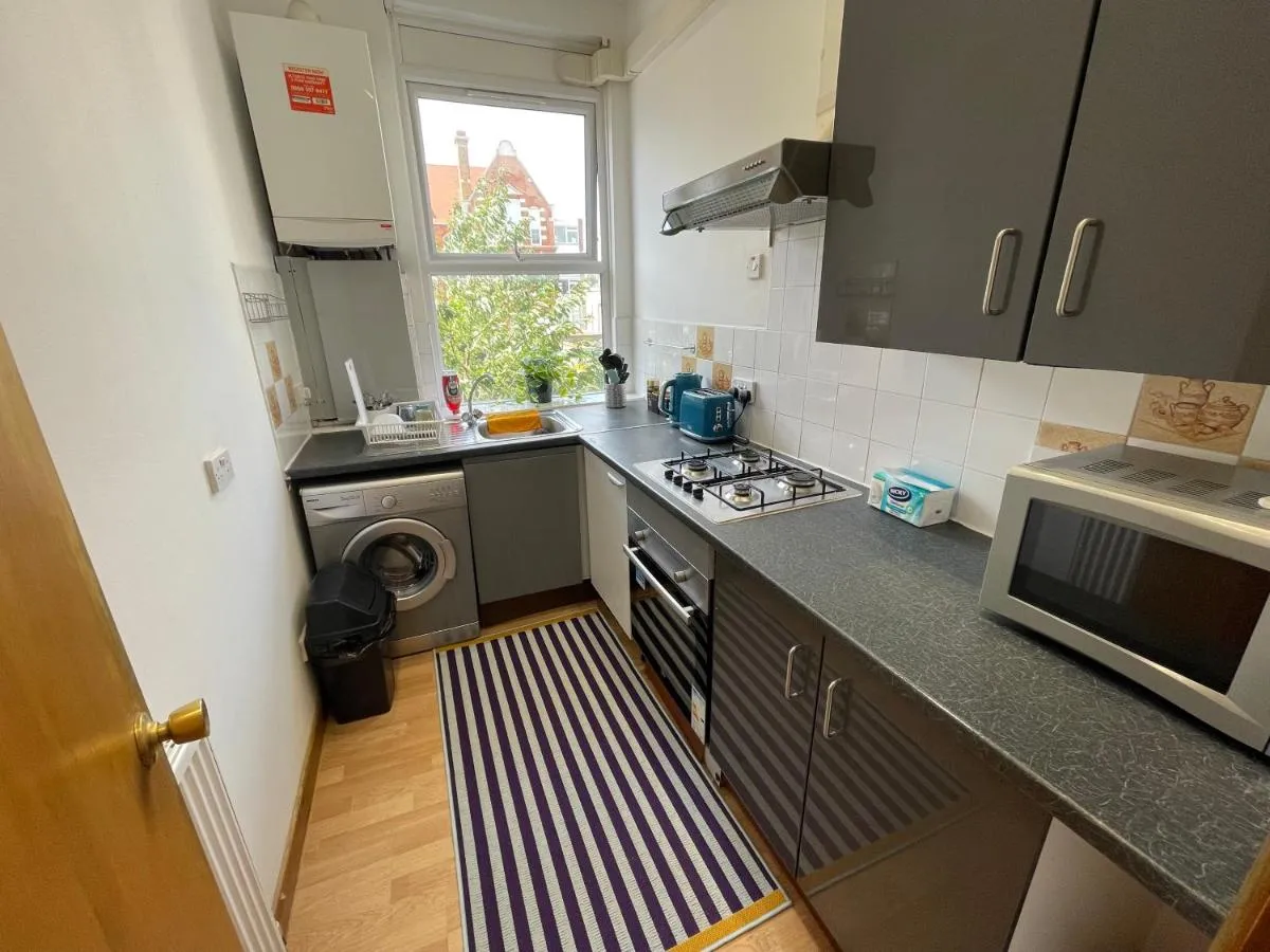 Image 4 of Spacious Family Flat
