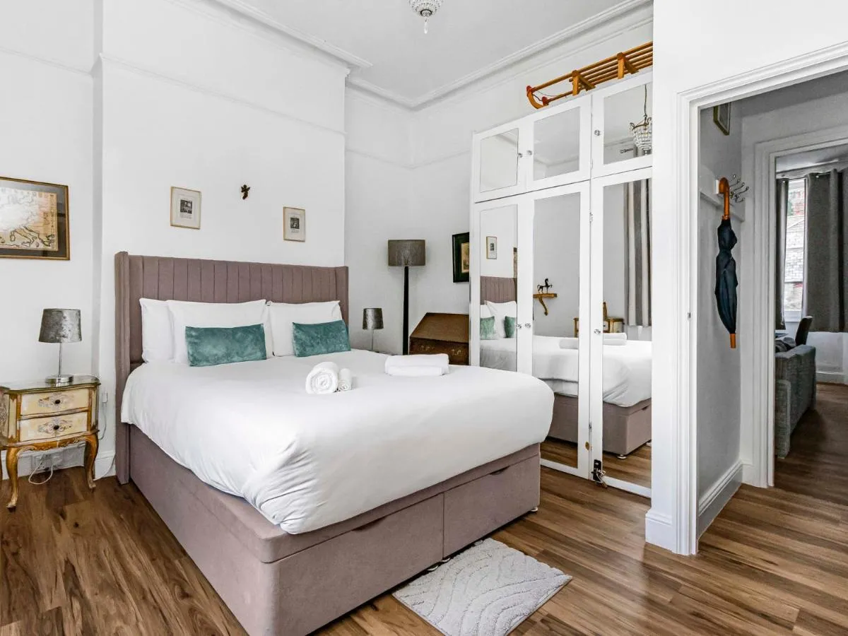 Image 3 of Spacious London Flat Near Primrose Hill & Camden – Pass the Keys