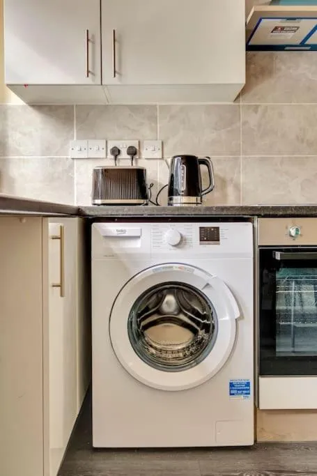 Image 4 of Spacious London Home- 15 minutes to Paddington