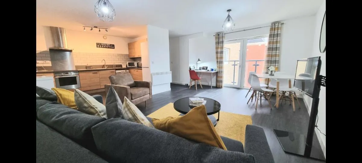 Image 4 of Spacious London apartment 5 min walk to Leytonstone Underground Station and 5 stops to zone 1