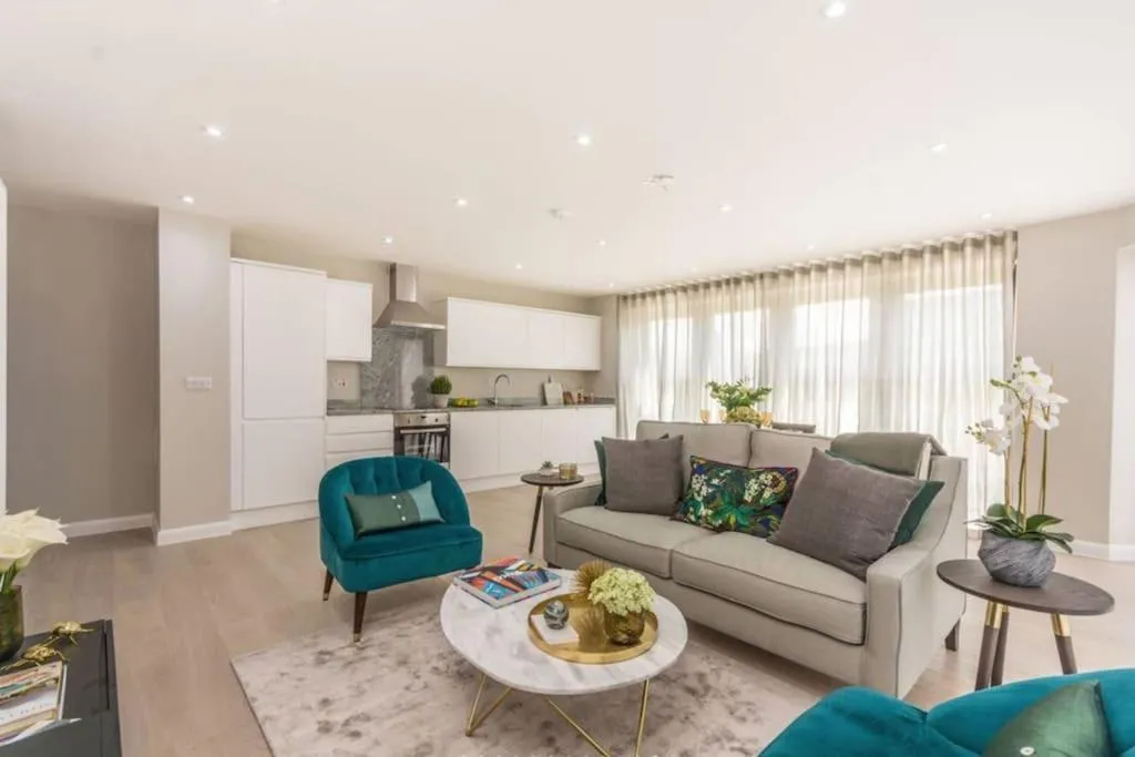 Image 4 of Spacious Modern 3 Bed Apartments in London Bridge with Netflix and Free Carpark