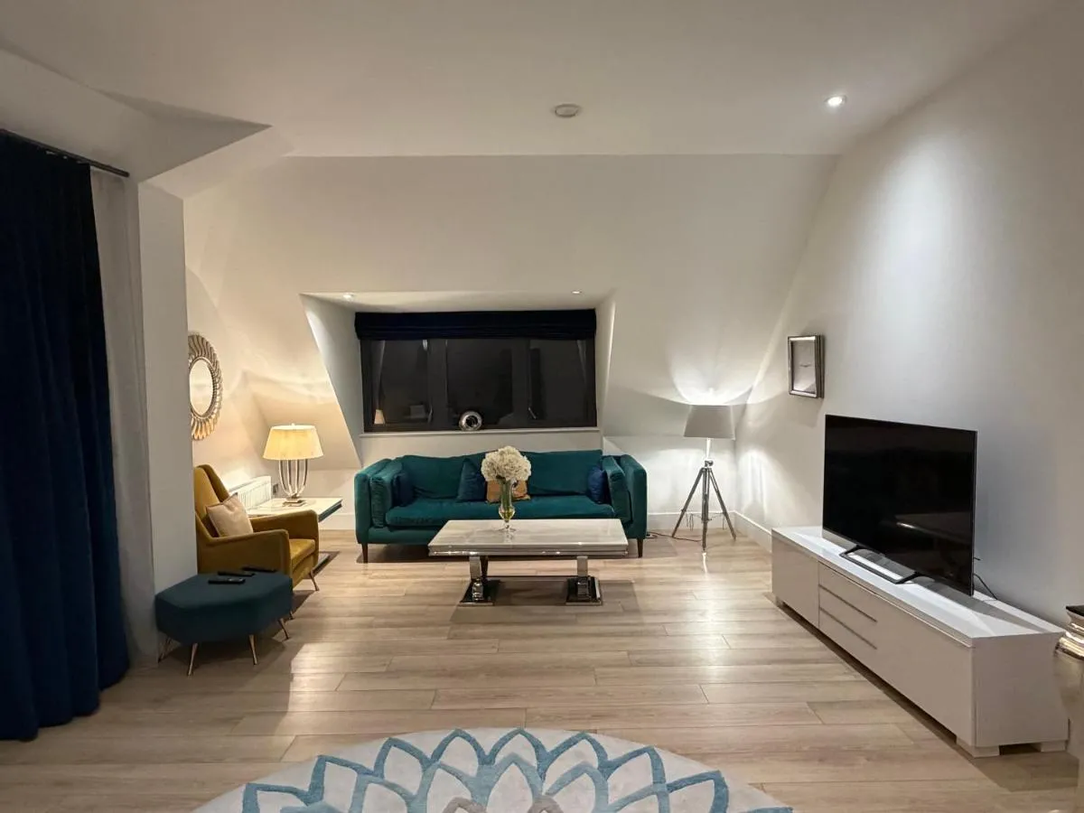 Image 5 of Spacious Penthouse in Barnet