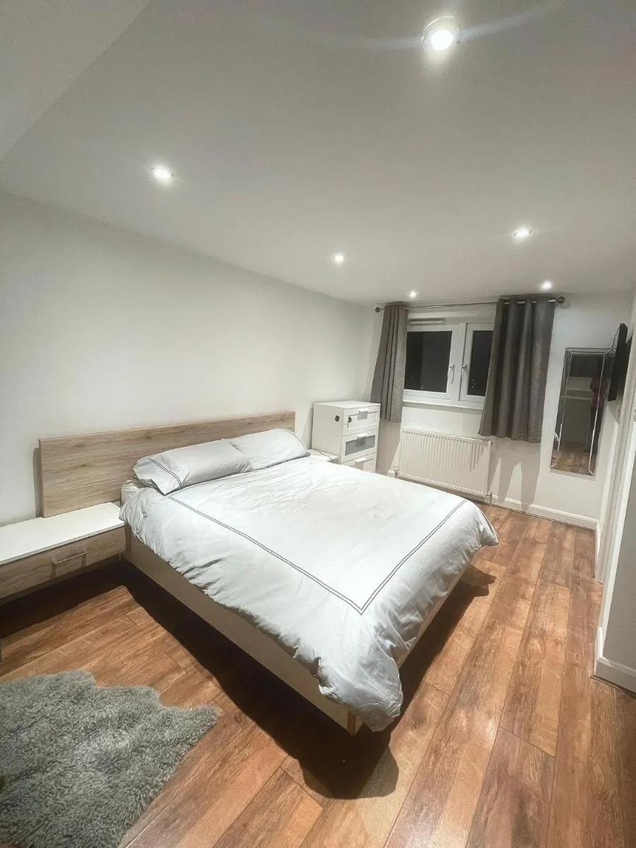 Image 5 of Spacious Private Room in Vibrant South London