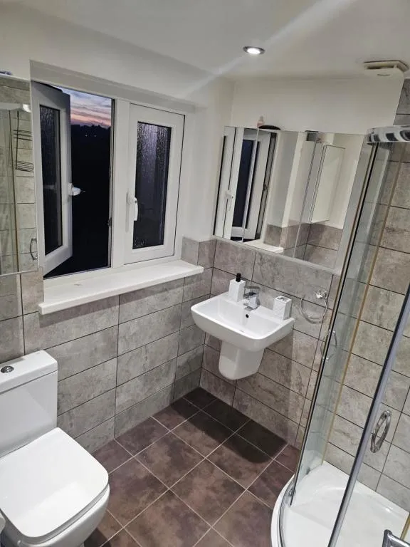 Image 1 of Spacious Private Room in Vibrant South London
