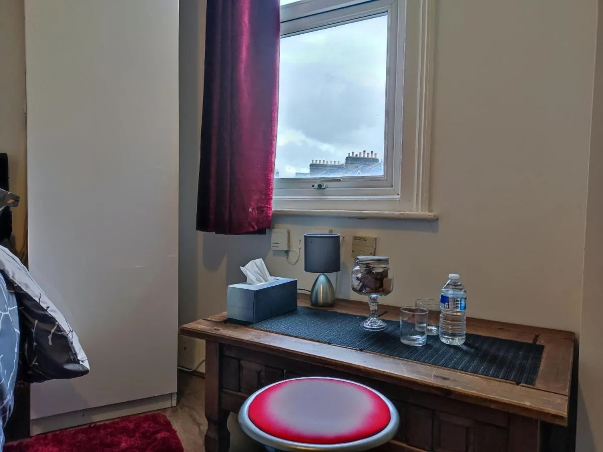 Image 5 of Spacious Rooms – London Zone 2