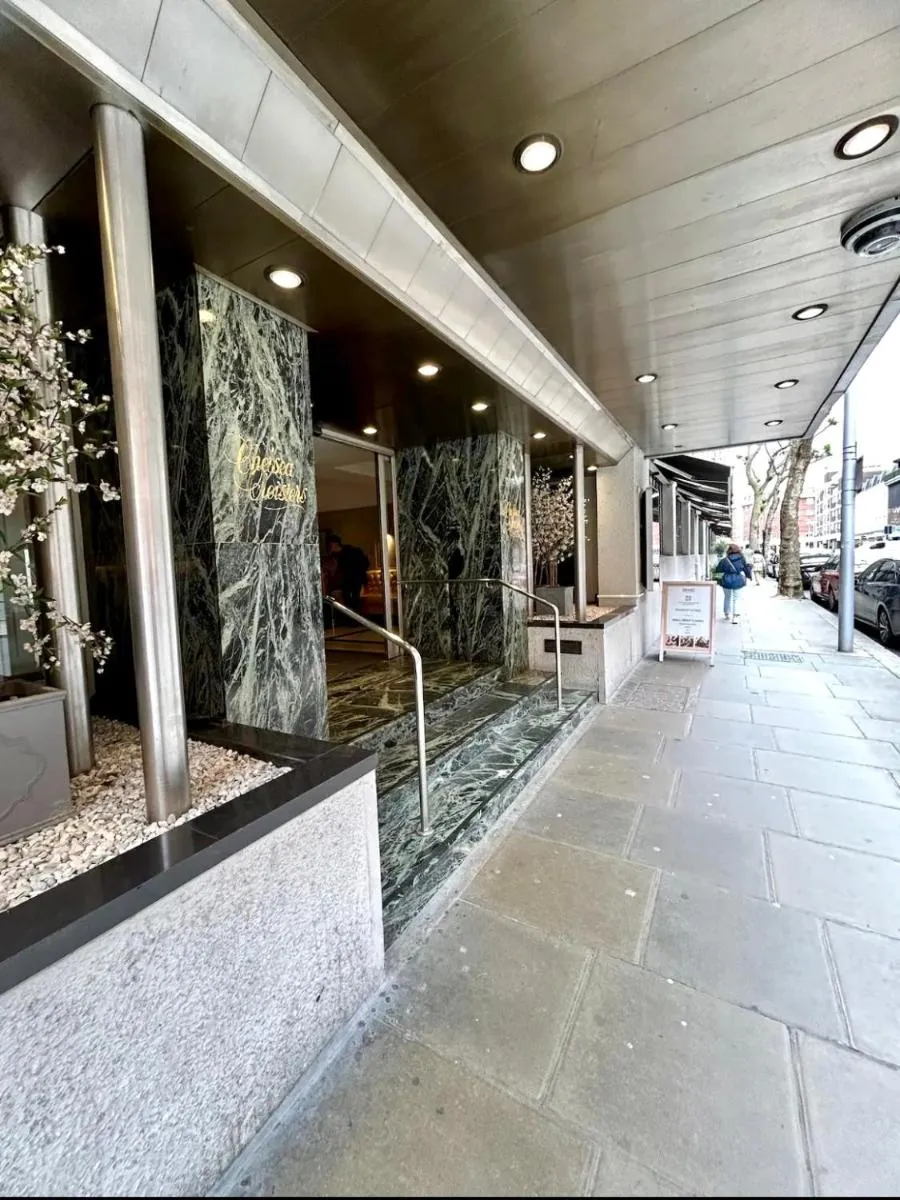 Image 4 of Spacious Studio – Central London South Kensington – Harrods