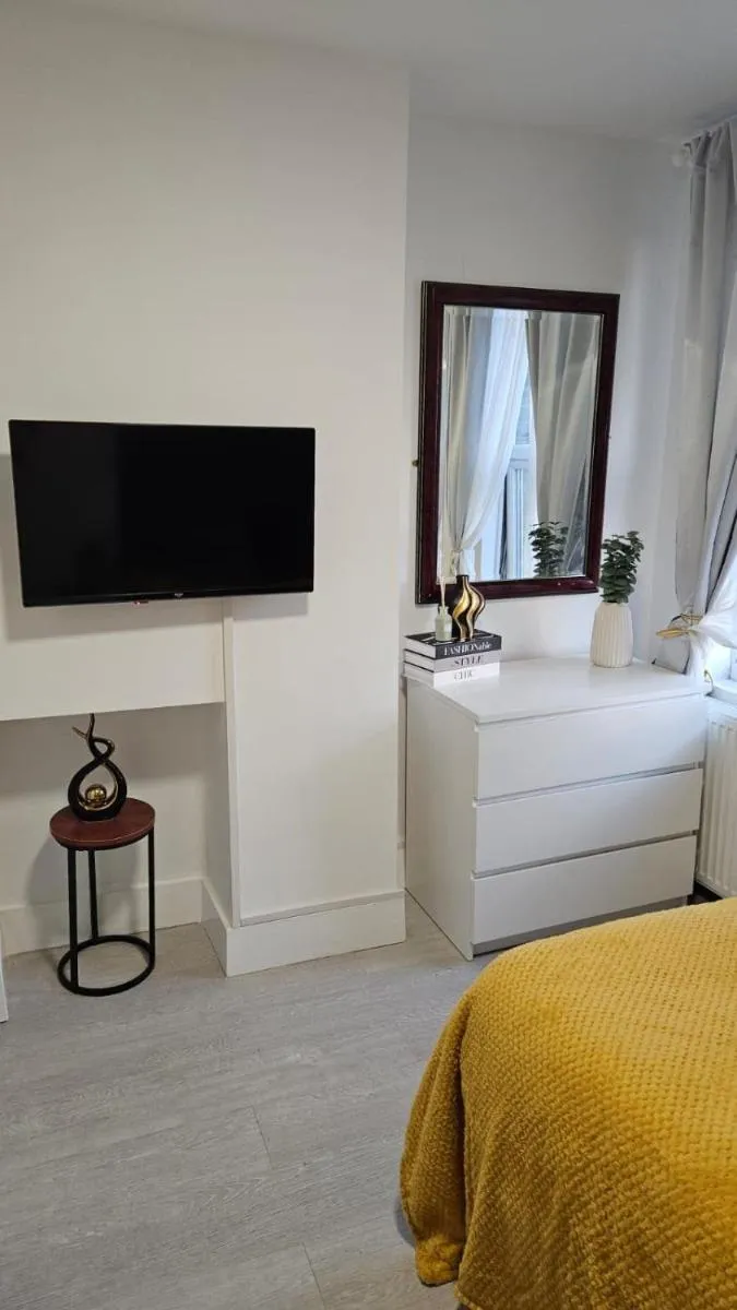 Image 5 of Spacious Studio with Separate the Kitchen 4A