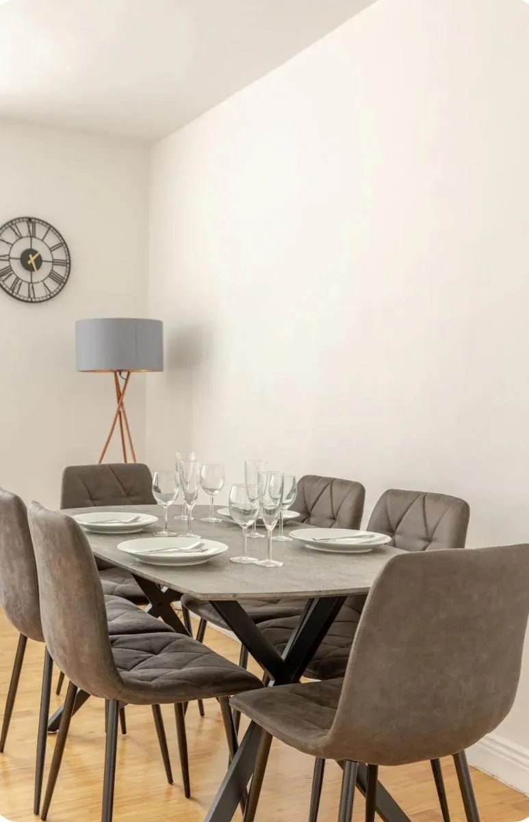 Image 4 of Spacious Two Bedroom Apartment in Battersea, Free Parking