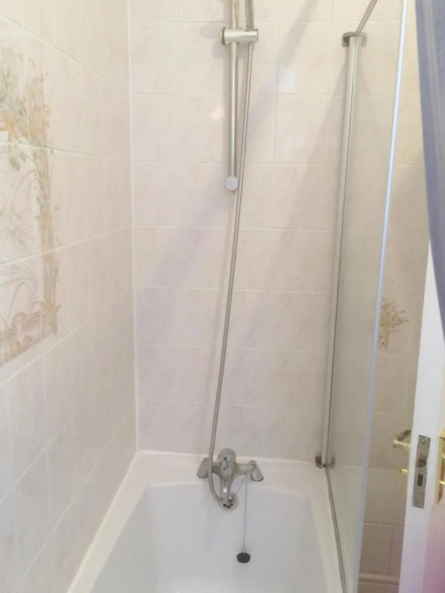 Image 4 of Spacious West London 2 Bedroom Apartment