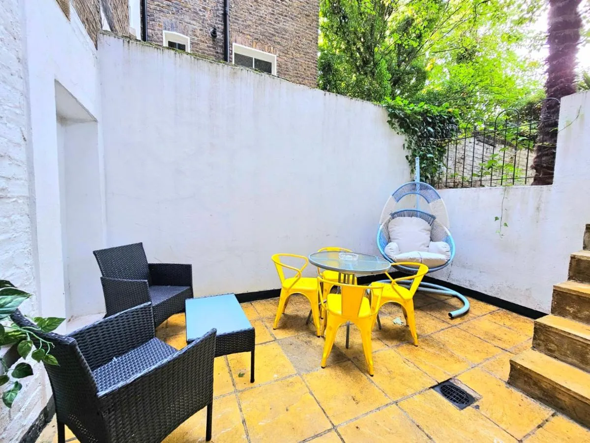 Image 2 of Spacious & Cosy 2 Bedroom Home plus 2 Sofa-beds with Private Entrance and Back Patio, 3 min walk to Earl’s Court Station