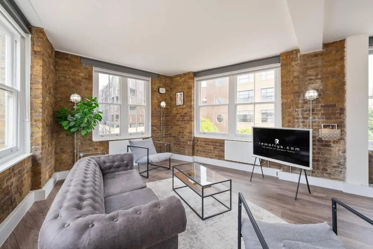 Image 4 of Spacious & bright oasis in Old Street