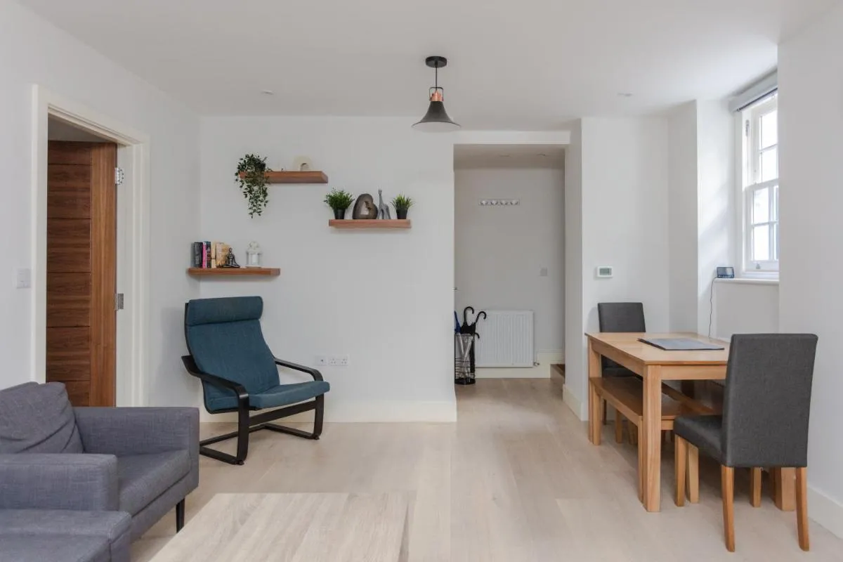 Image 4 of Spacious and Modern Apartment in Pimlico