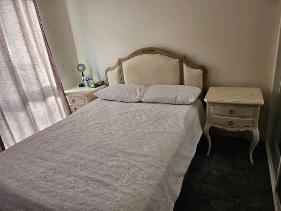 Image 3 of Spacious and Modern Two Bedroom Two Bathroom Flat with Secure Parking